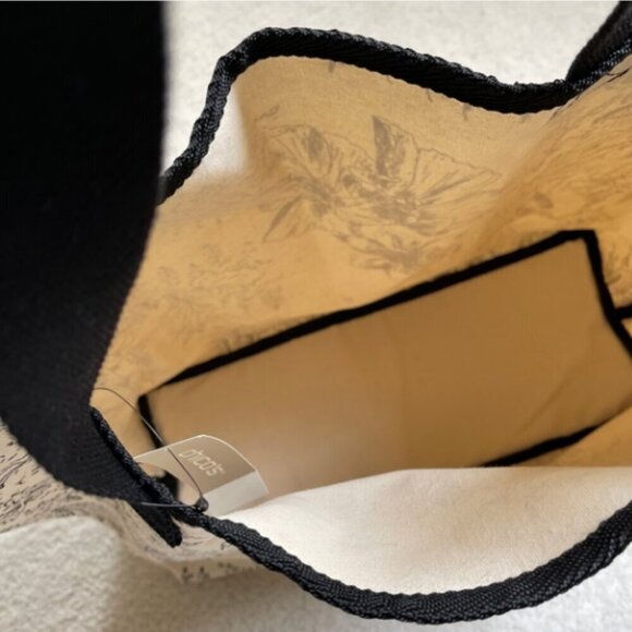 CHICO'S Black & White Floral Canvas Tote Bag NWT - Picture 6 of 6